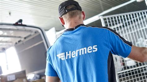 how much do hermes pay their couriers